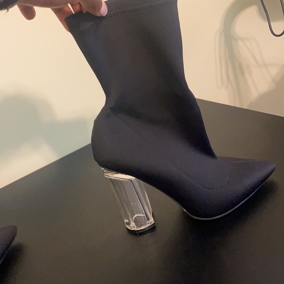 Black bootie glass heel. - Picture 3 of 7